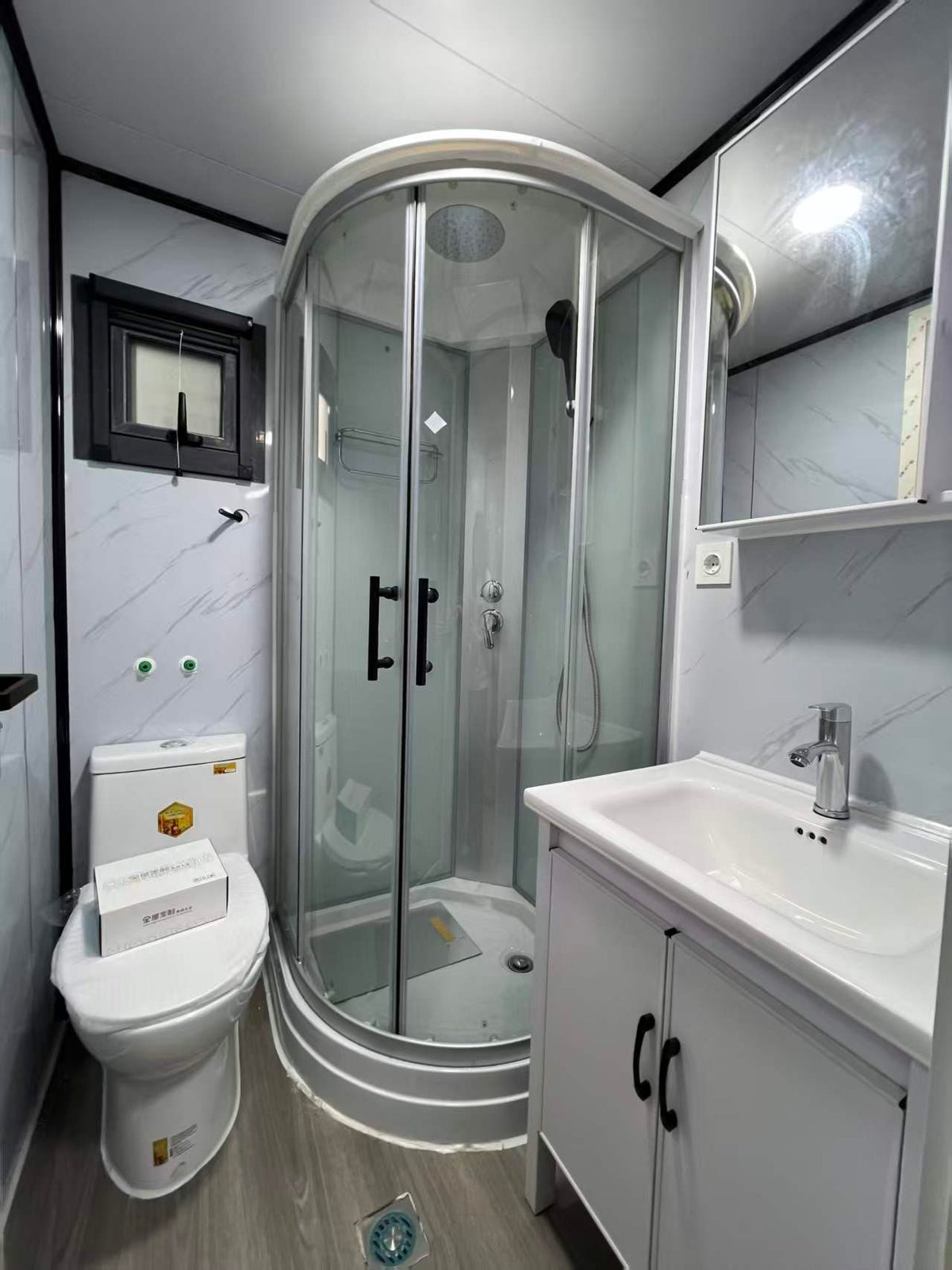 Tiny Homes Expandable & Fully Equipped